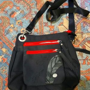 Haiku crossbody multipocket purse